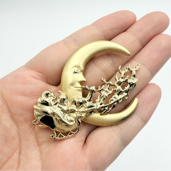 DANECRAFT Gold Tone Moon Face Christmas Santa Clause Sleigh Reindeer Brooch - Picture 1 of 6